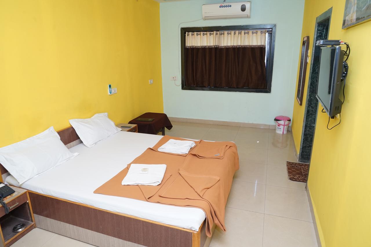Hotel Umesh Daman Exterior foto